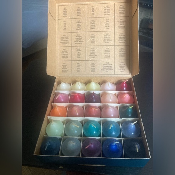 Partylite Fragrance sample set.25 piece set. They all smell so amazing 🤩 - Picture 3 of 7